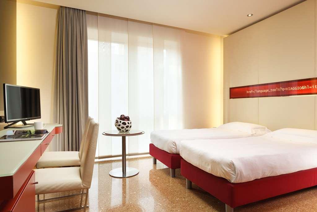 Hotel Unahotels Centro 4*